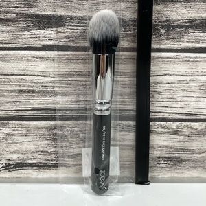 Zoeva 135/Petit Face Definer Brush - New